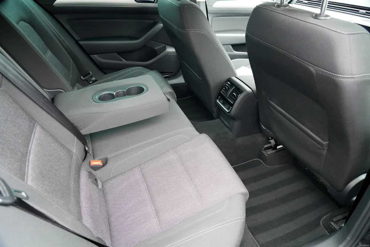 2019 Volkswagen Passat 2.0 Diesel Manual - Image 4