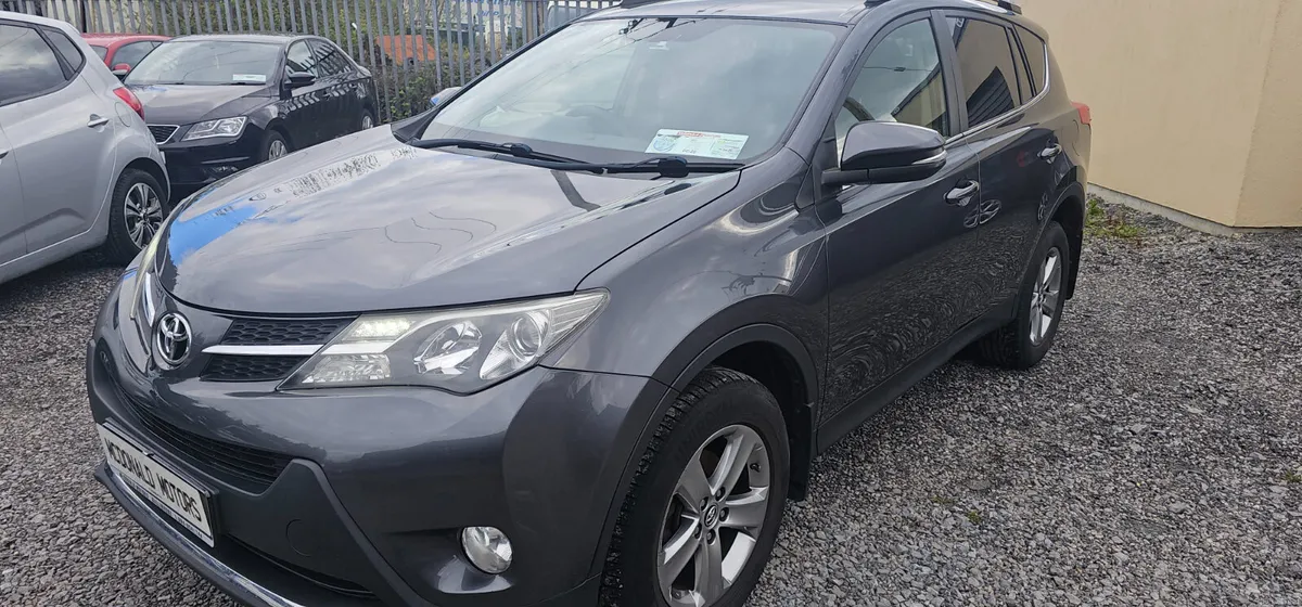 Toyota RAV4 2015 - Image 2