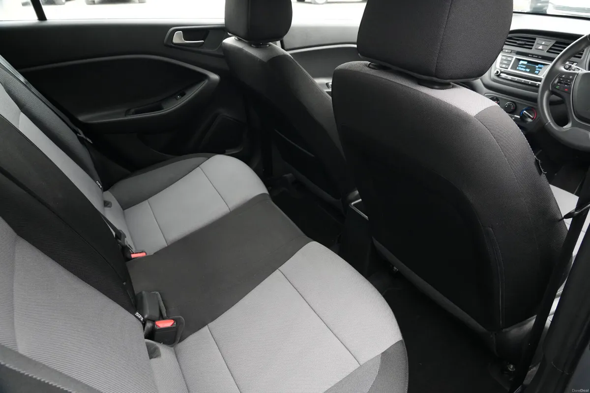 2018 Hyundai i20 1.2 Petrol Manual *Very Low Km* - Image 4
