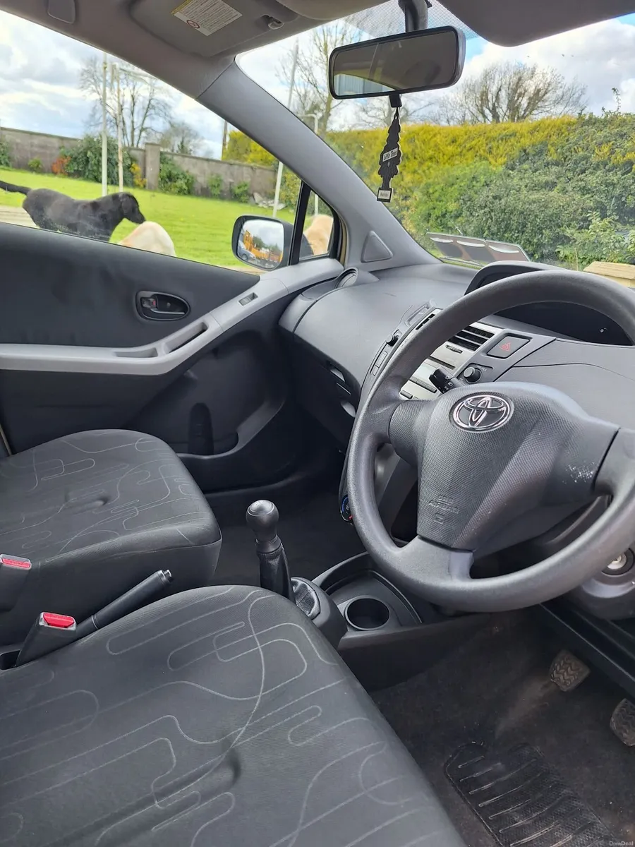 Toyota Yaris 2010 - Image 4