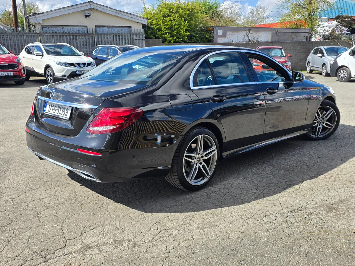 171 MERCEDES BENZ E220 *AMG LINE* - Image 3
