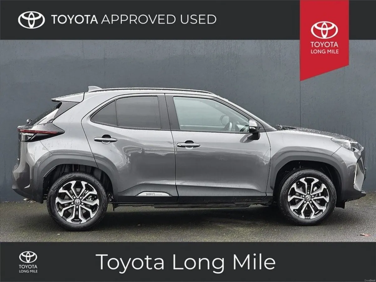 Toyota Yaris Cross 1.5 Hybrid Luna Sport 5dr *Iris - Image 3