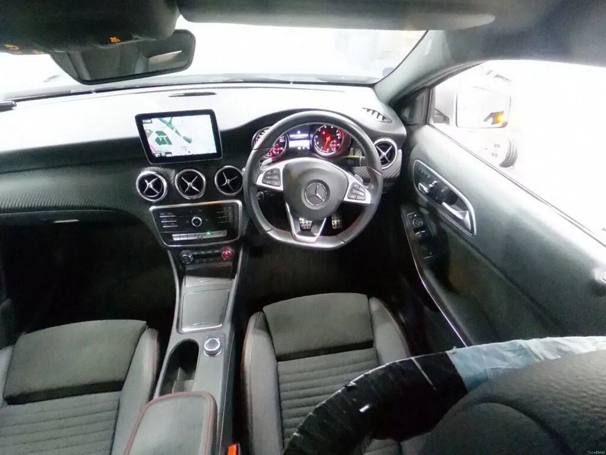MERCEDES BENZ A180 AMG LINE AUTO 2016 - Image 4