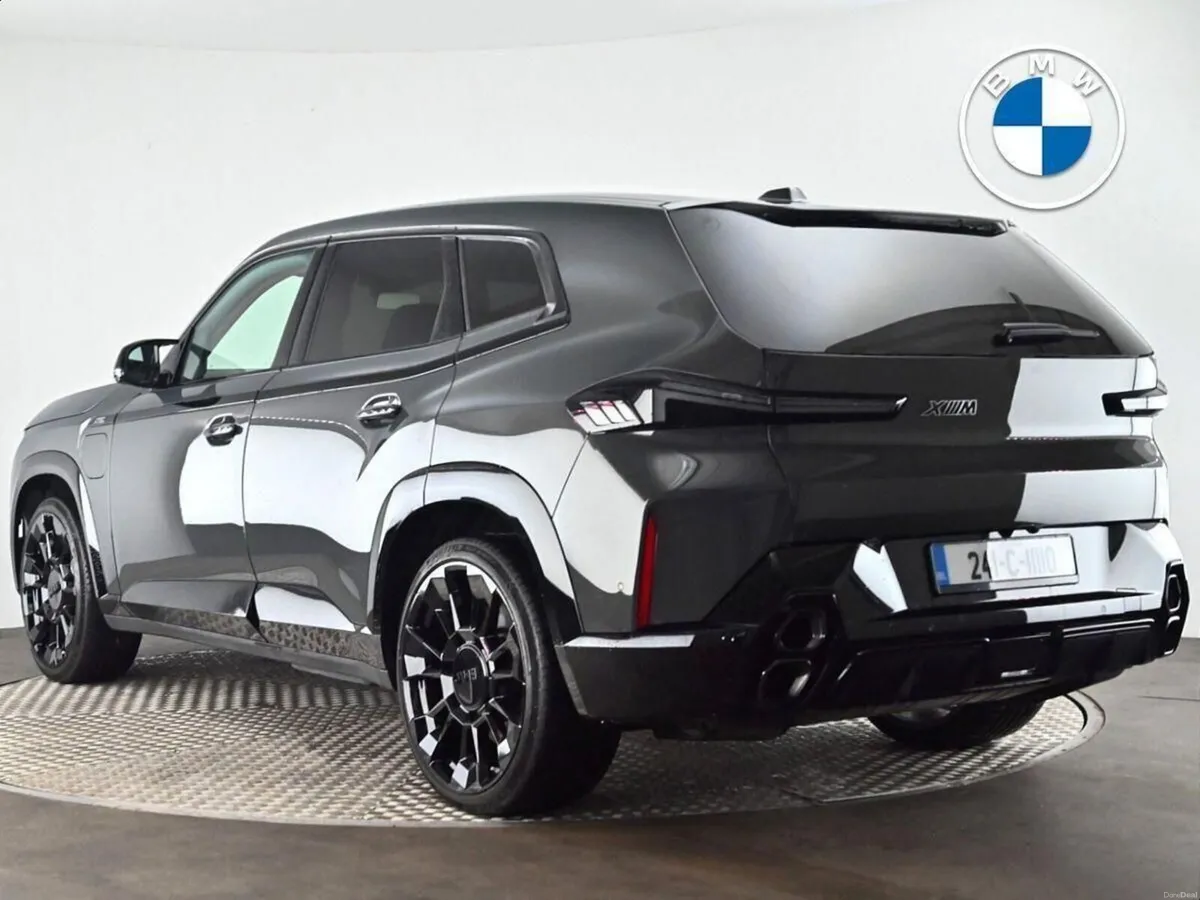 BMW XM 50e - Image 3