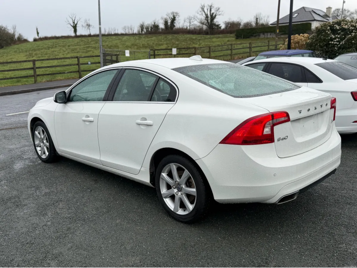 Volvo S60 2.0 D4 SE DYNAMIC PLUS DIESEL AUTOMATIC - Image 4