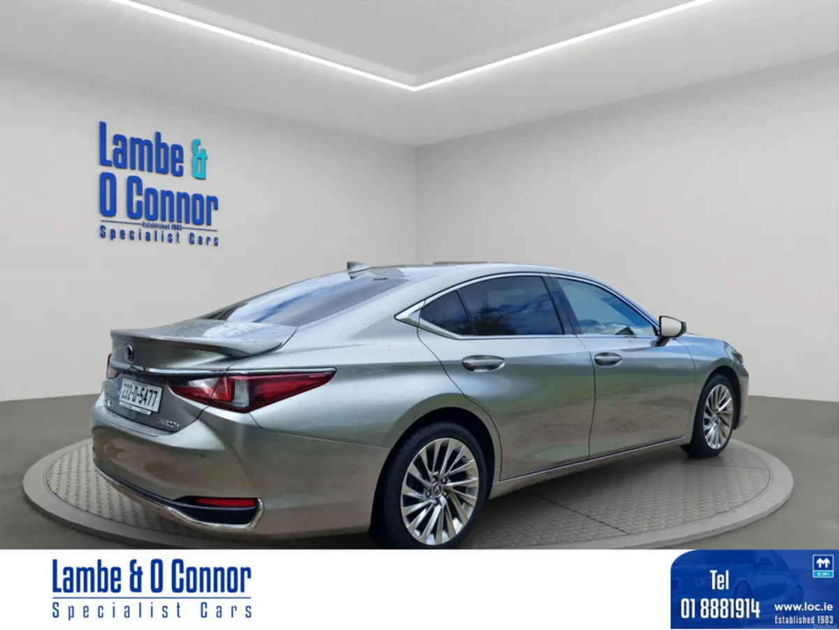 Lexus ES **** RESERVED *** TITANIUM / CREAM LEATHE - Image 2
