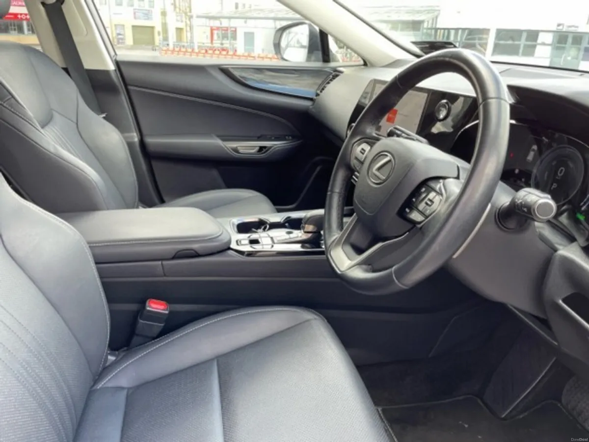 Lexus NX NX 450h+ Executive AWD // Remote Central - Image 6