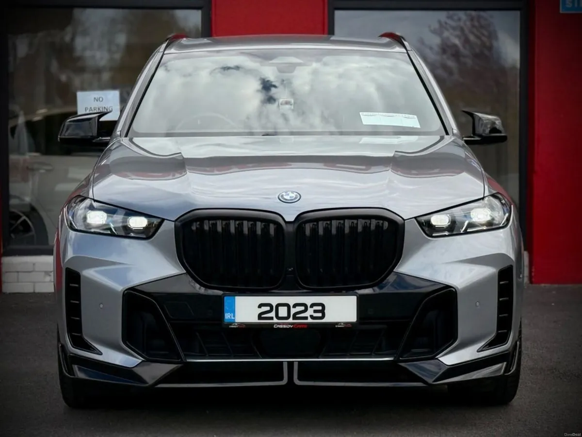 BMW X5 XDRIVE50E M SPORT // HUGE SPEC // COMPETITI - Image 2