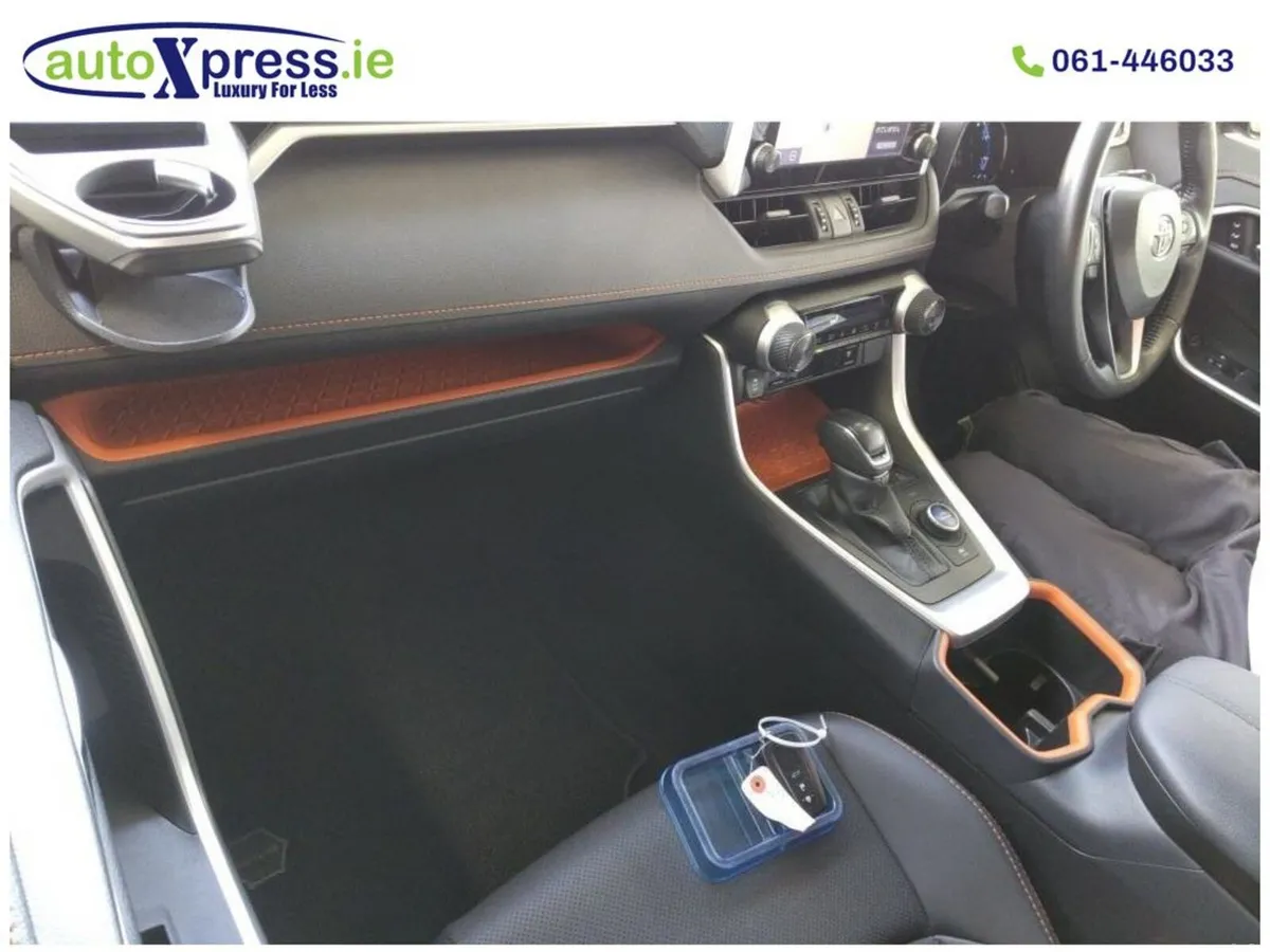 Toyota RAV4 4WD HYBRID ADVENTURE, 360 camera - Image 2