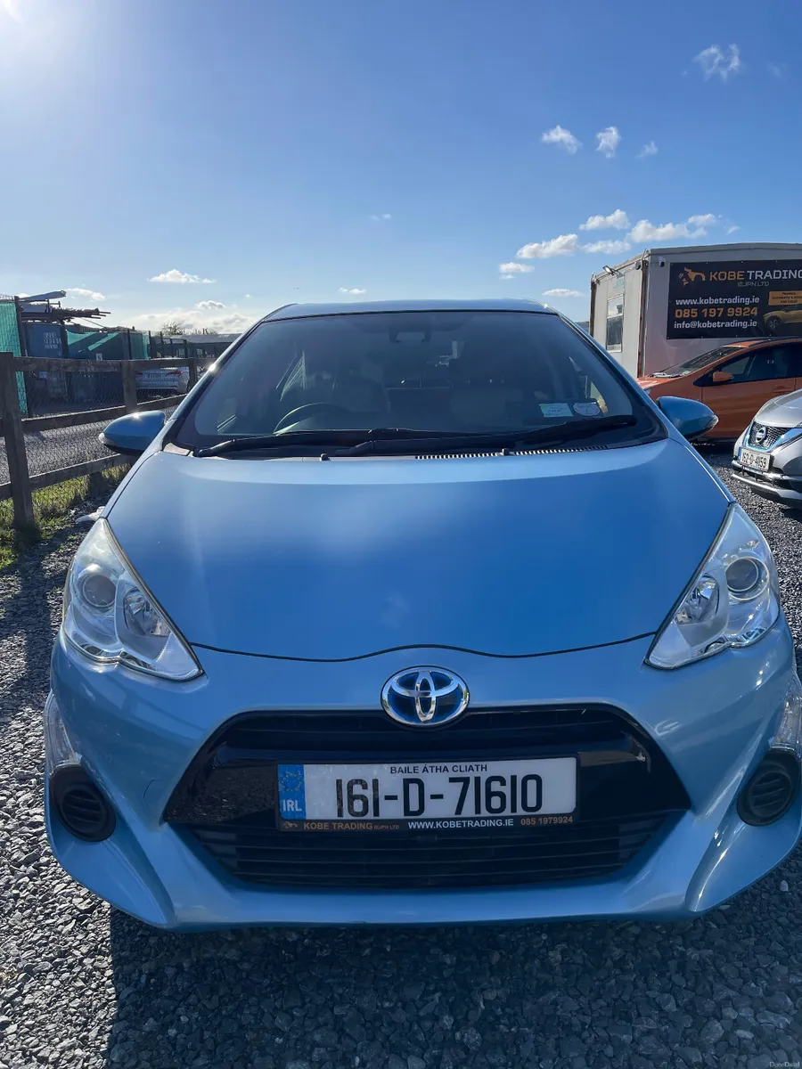 Toyota Aqua 2016 Push start automatic - Image 4