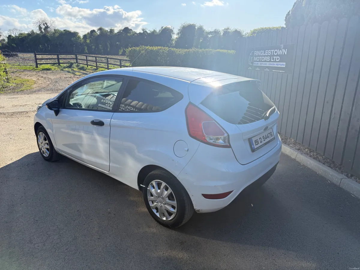Ford Fiesta 2015 1.25 Zetec 3 Door - Image 4