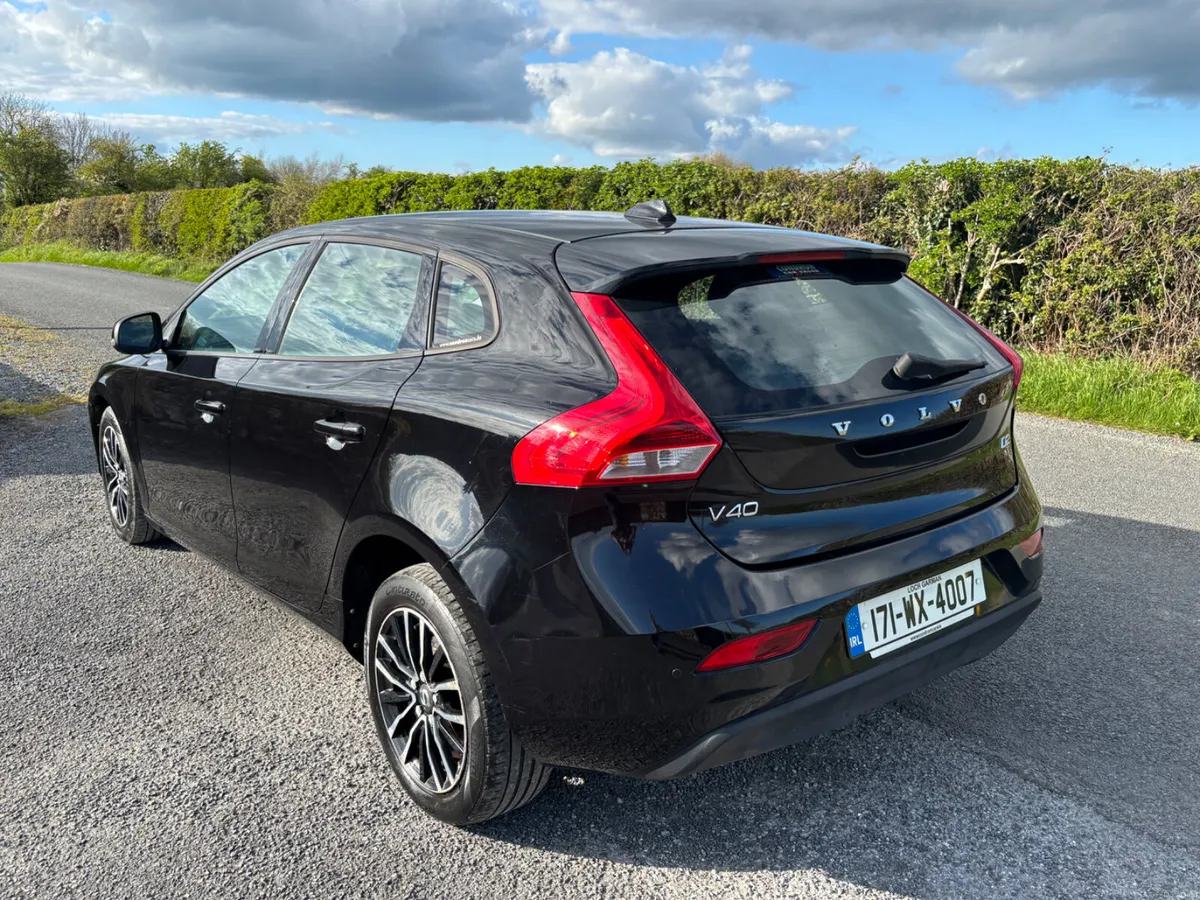 Volvo V40 2017 2.0 - Image 3