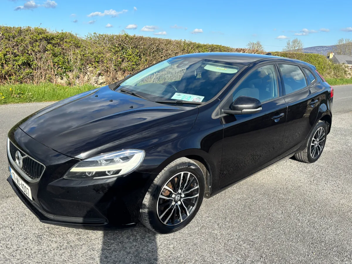Volvo V40 2017 2.0 - Image 4