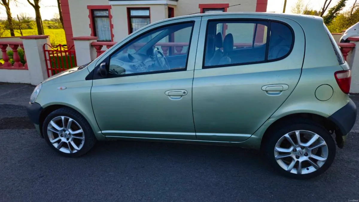 Toyota Yaris - Image 2