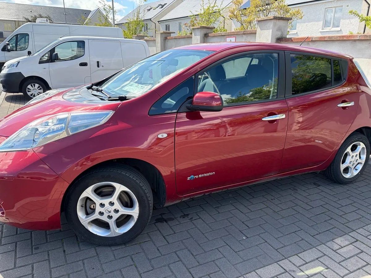 Nissan leaf 2015 EV SV - Image 1