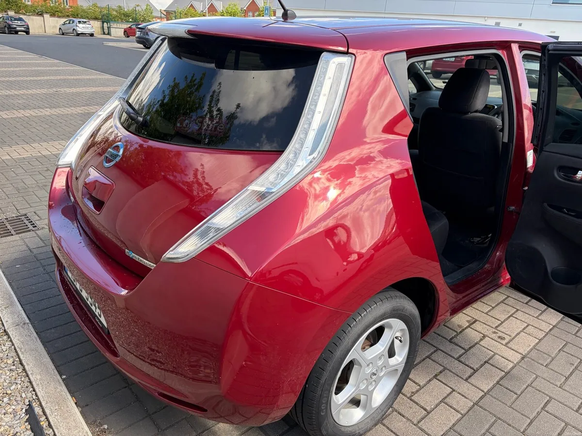 Nissan leaf 2015 EV SV - Image 3