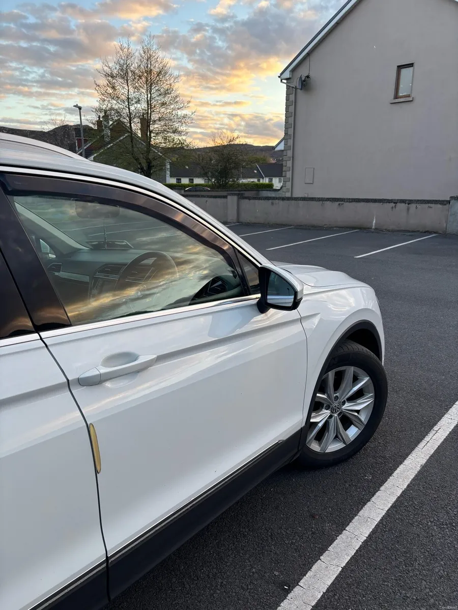 Volkswagen Tiguan 171 2.0 diesel - Image 3