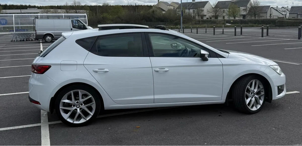Seat Leon DSG FR Line (€13,450 ONO) - Image 2