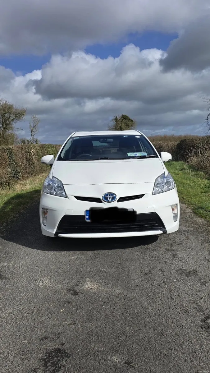 Toyota Prius 2015 - Image 3