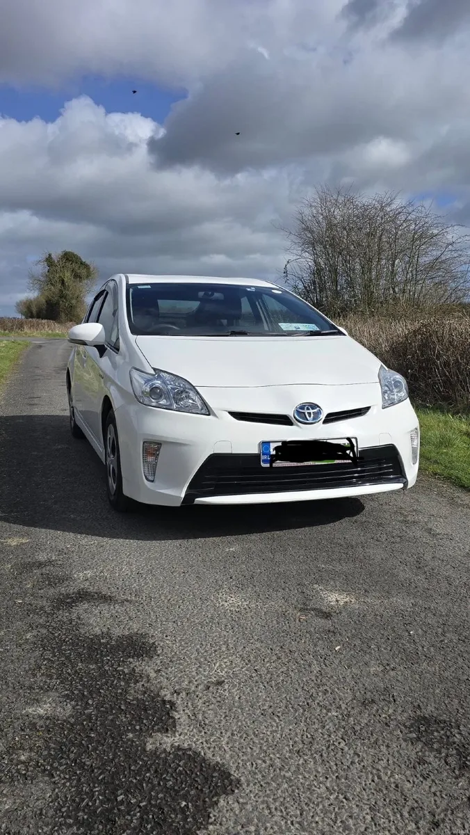 Toyota Prius 2015 - Image 4