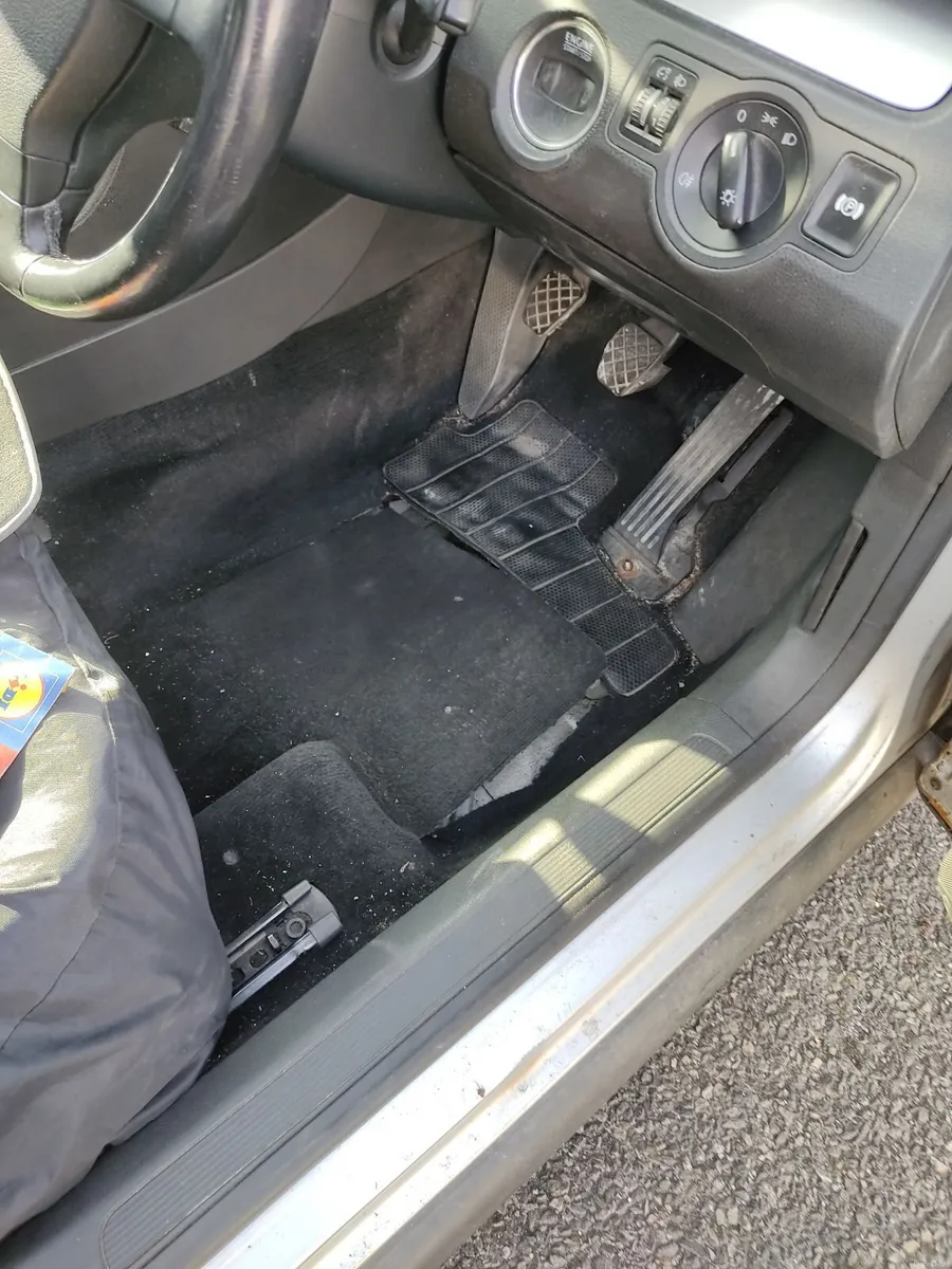 Volkswagen Passat 2008 - Image 1