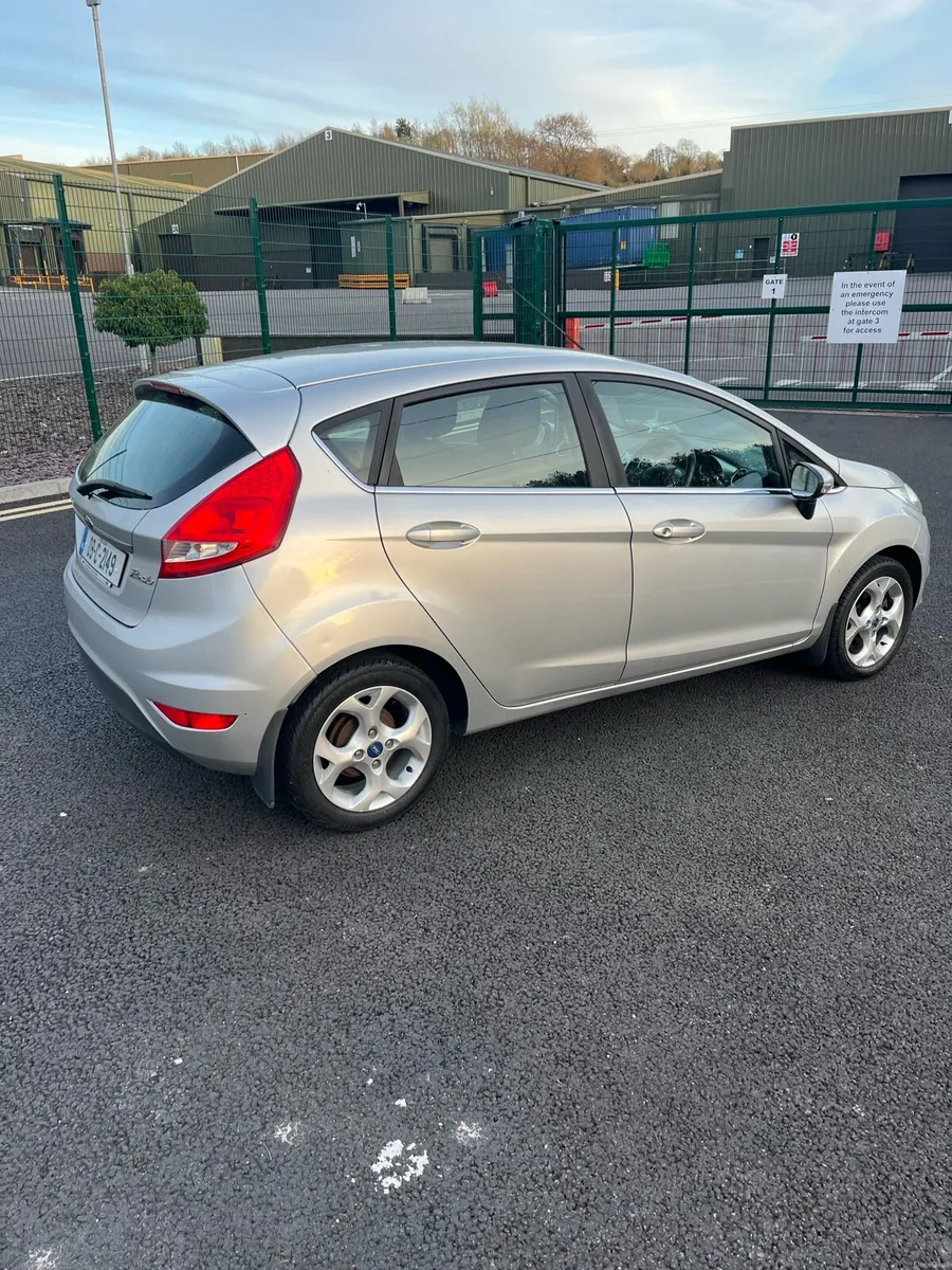 Ford Fiesta 1.25 Titanium - Image 2