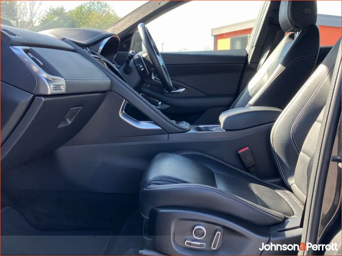 Jaguar E-Pace 1.5 I3 PHEV 300 PS AWD R-Dynamic S - Image 4