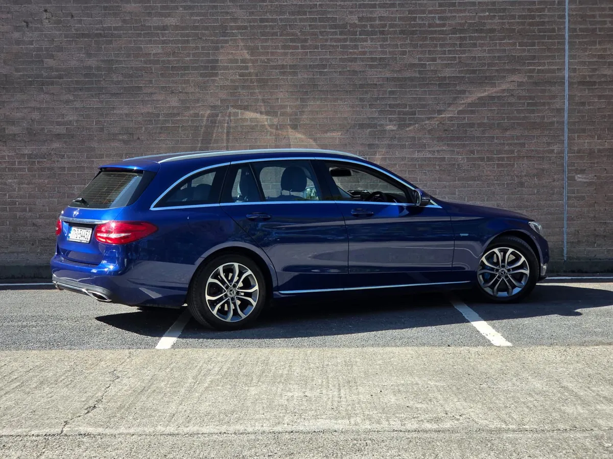 Mercedes-Benz C-Class 2017 - Image 3