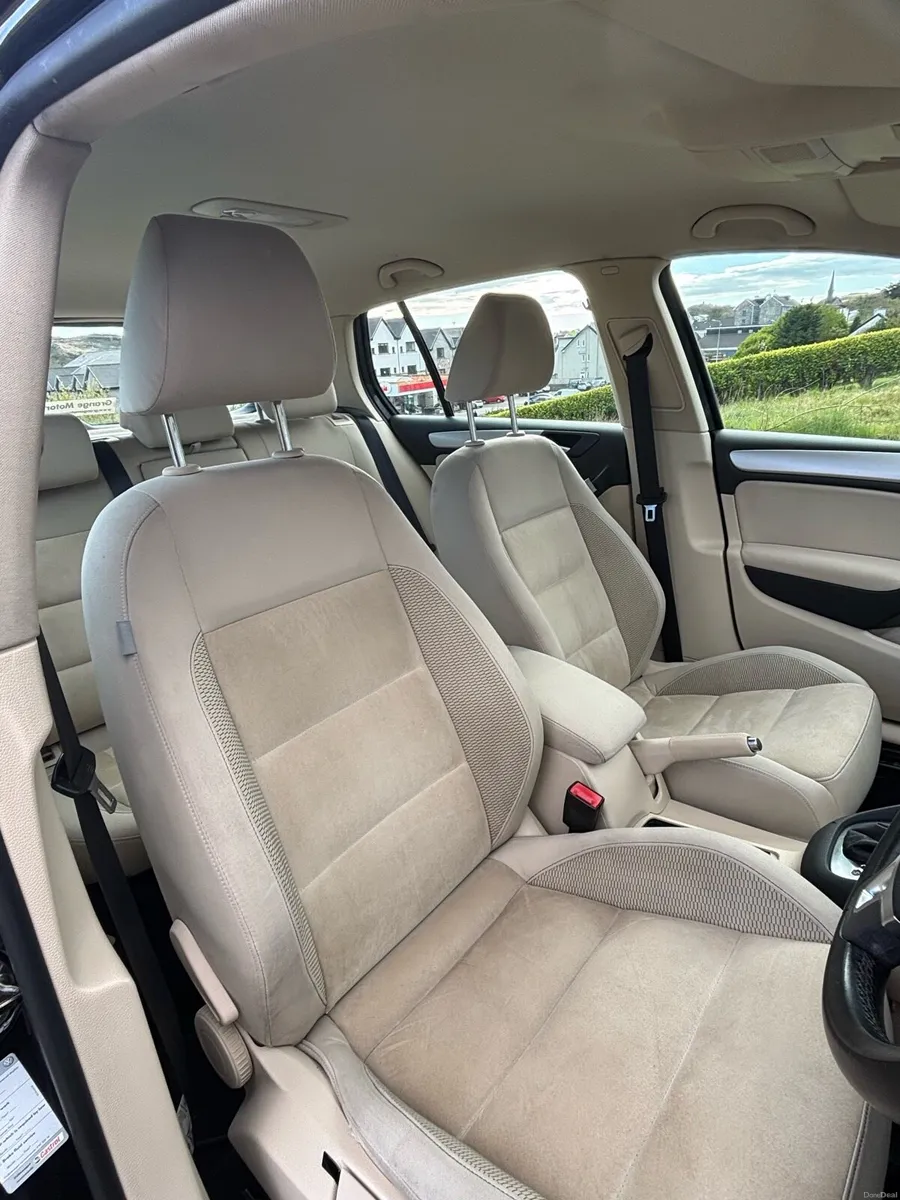 2011 VW Golf Highline - Automatic with Luxury trim - Image 3