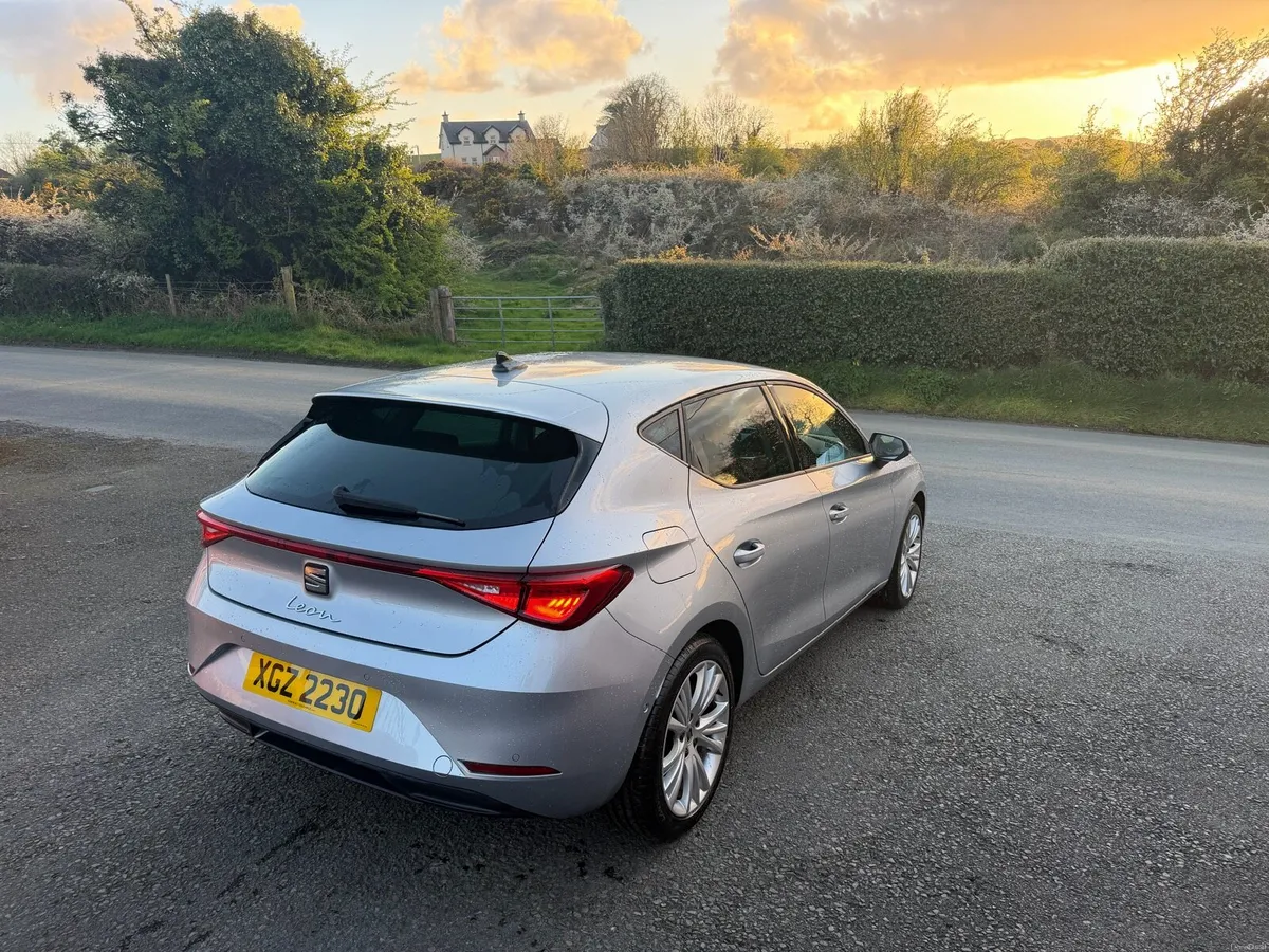 2022 Seat Leon - Image 2