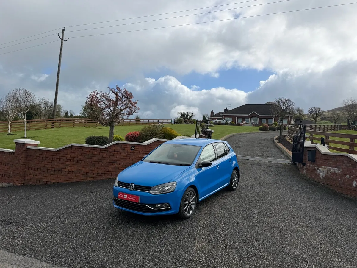 2015 Volkswagen Polo - Image 1