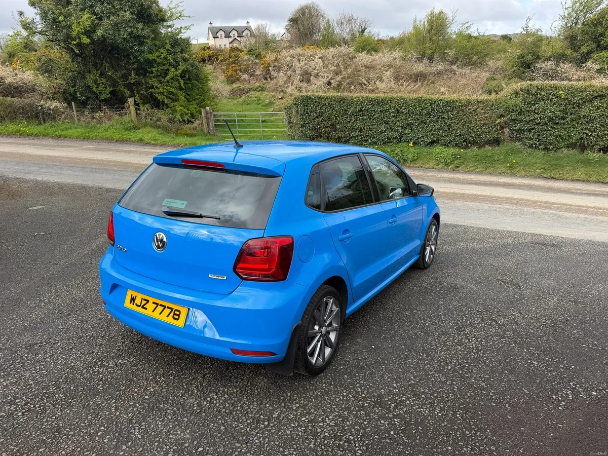 2015 Volkswagen Polo - Image 3