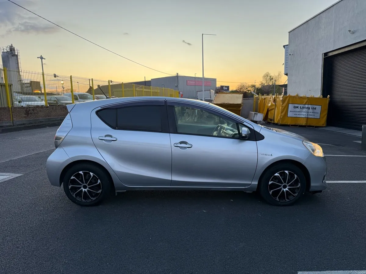 2013 Toyota Aqua 1.5 Hybrid Push-Start original - Image 2