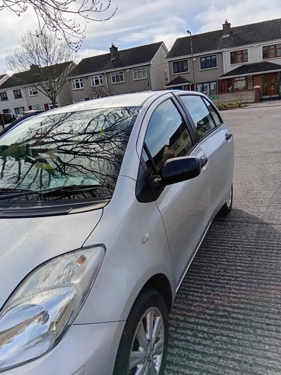 2011 Toyota Yaris - Image 1