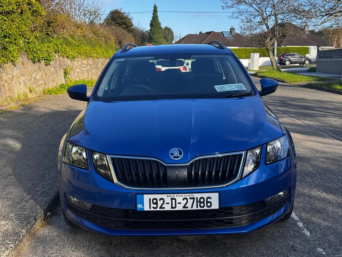 Skoda Octavia2019 1.5L TSI Technology Estate - Image 3
