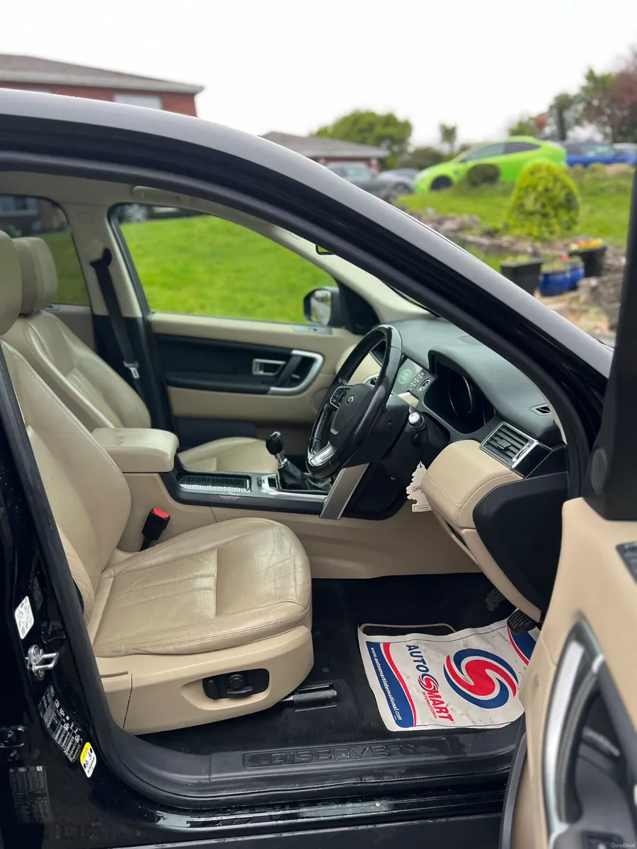 Land Rover Discovery Sport 2018 - Image 4