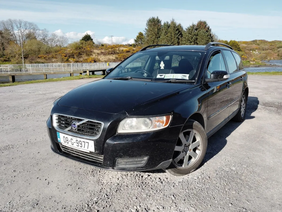 Volvo V50 2008 - Image 2