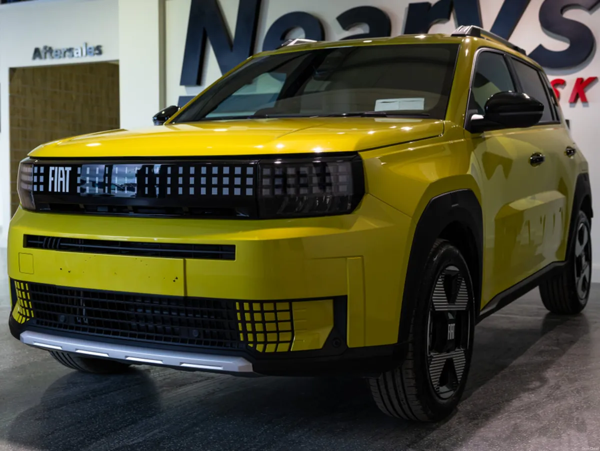 Fiat Grande Panda LA PRIMA 1.2 110HP 48V HYBRID eD - Image 3