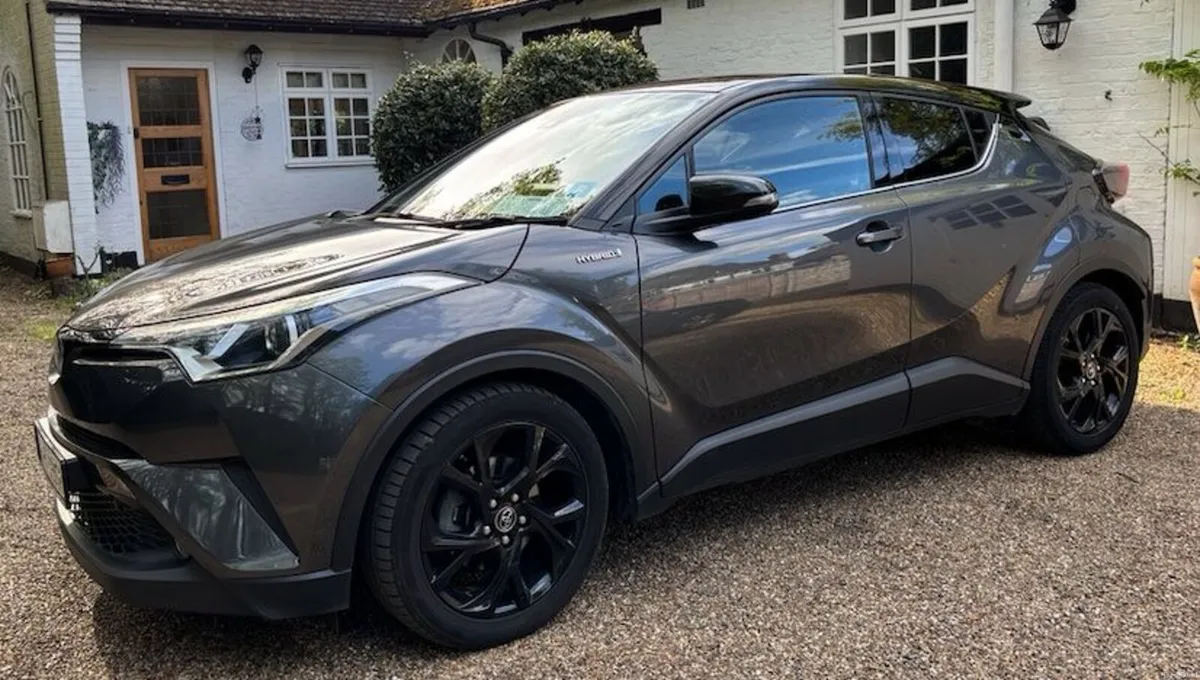 Toyota C-HR 2019 Hybrid Sport - Image 3