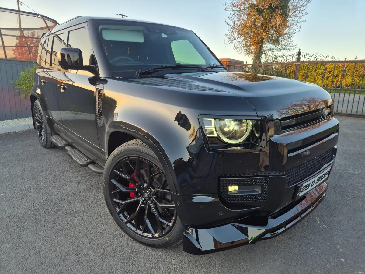 Land Rover Defender 2025 - Image 2