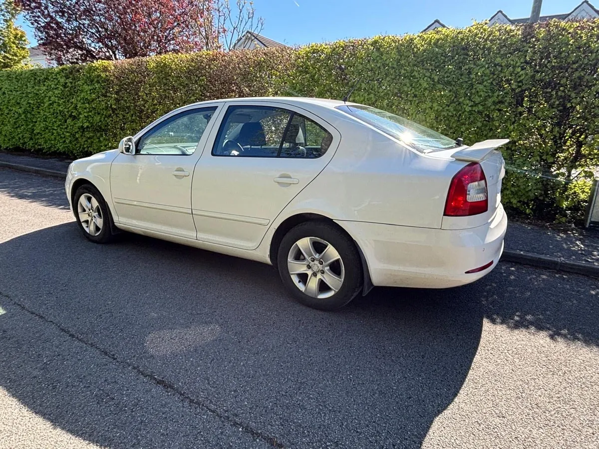 2011 Octavia 1.6 TDI Elegance…NCT 06/27! Tax 06/26 - Image 4