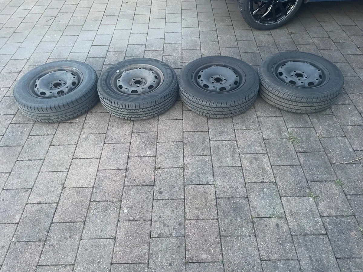 Volkswagen Polo 2013 - Image 2