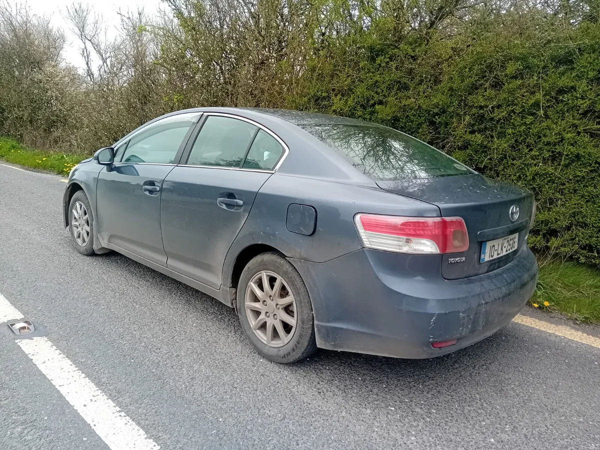 Toyota Avensis 2010 - Image 4