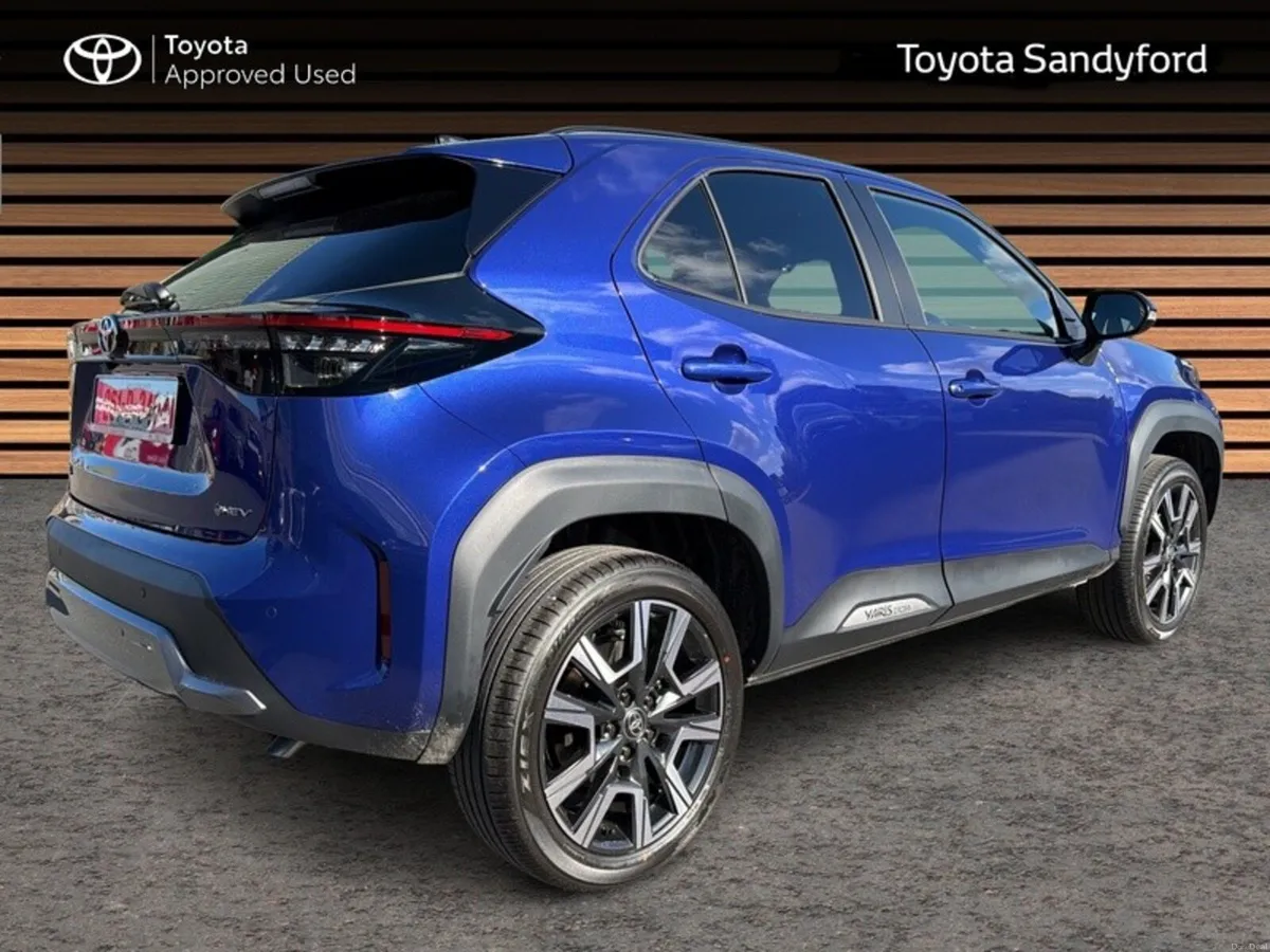 Toyota Yaris Cross SOL DEMO TOP SPEC PLUS 3 FREE S - Image 2