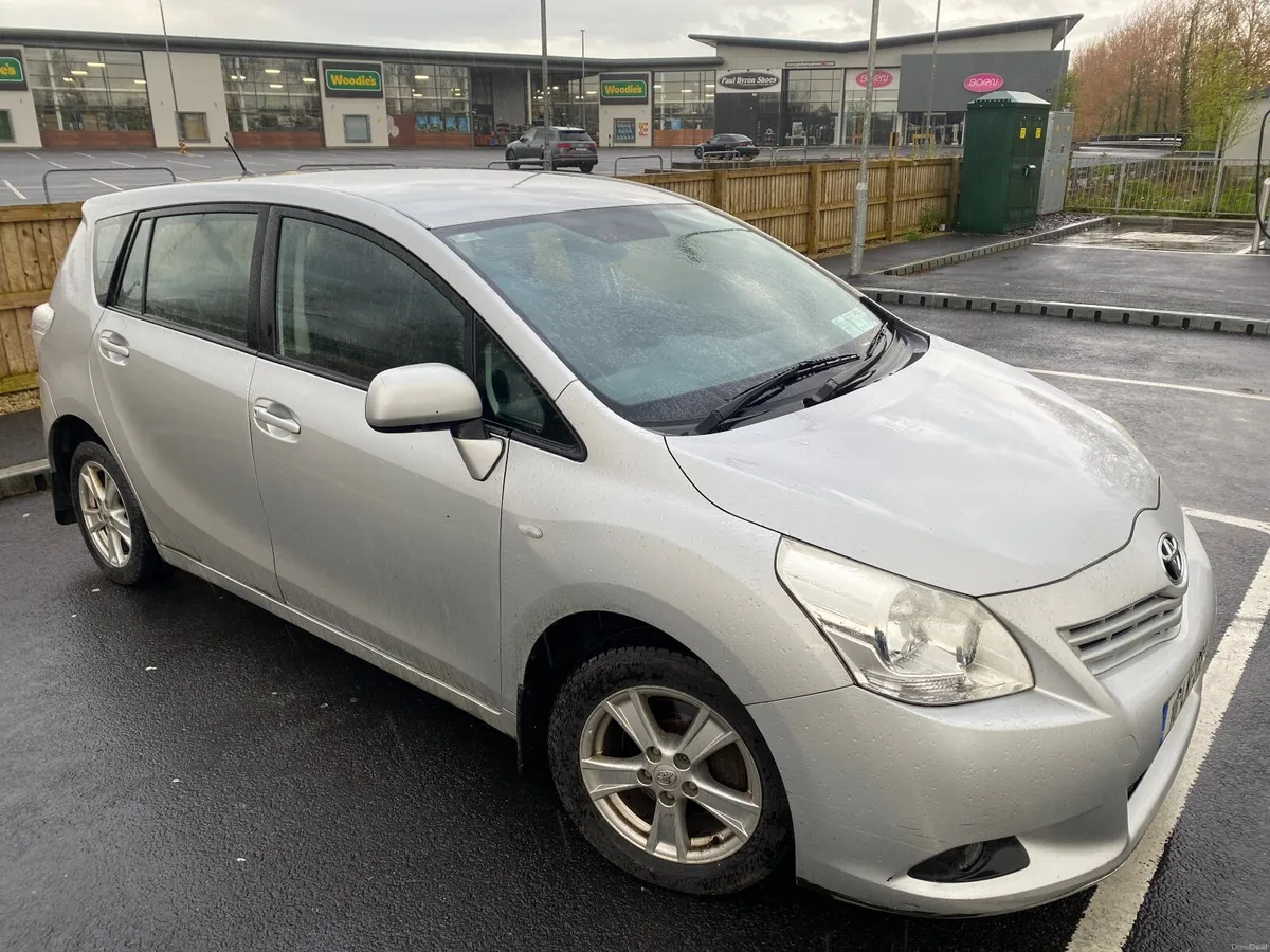 Toyota Verso 2010 - Image 2