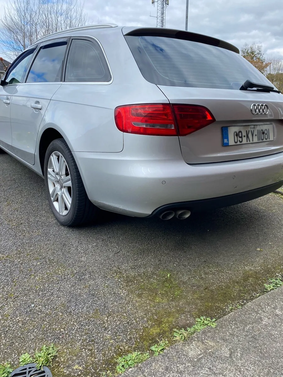 Audi A4 2009 143 hp automatic - Image 1
