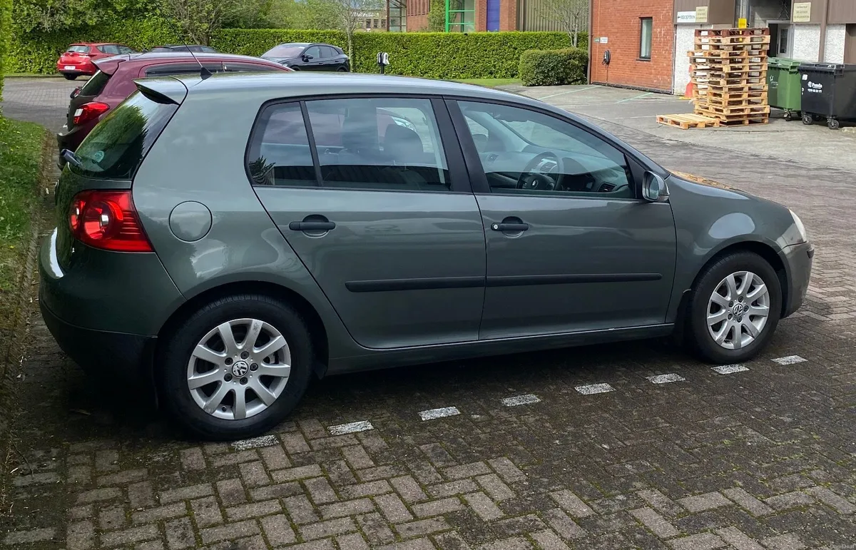 Volkswagen Golf 2006 - Image 1