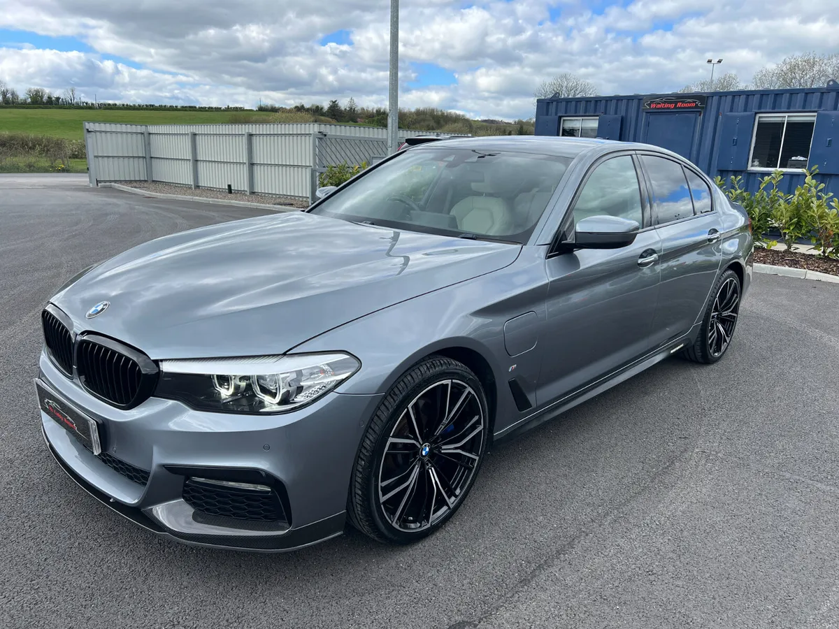 2018 BMW 530E M Sport 2.0 Automatic- HeadsUp Displ - Image 4