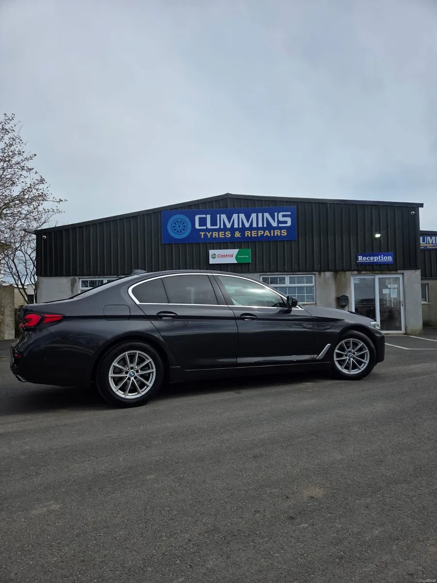 BMW 5-Series 2022 - Image 2