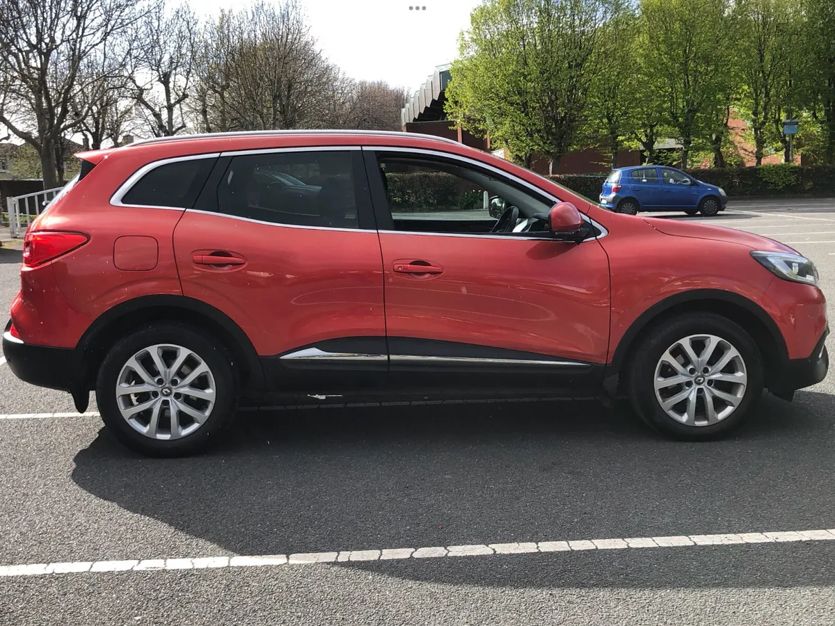 Renault Kadjar 1.5 110EDC AUTOMATIC, LIGHT DAMAGE - Image 2
